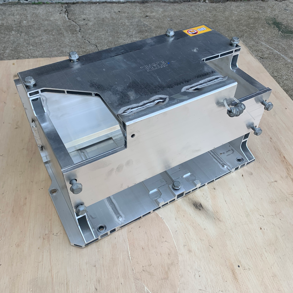 W205 battery tray bracket assembly A2056109701 A2056109801